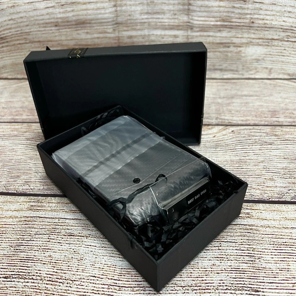 Men’s Bifold Minimalist Wallet 11 Card Capacity with bonus USB Thumb Drive